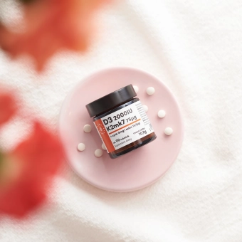 Witamina D3 2000 IU + K2 + Cynk + Selen, tabletki 90 szt. talerzyk.webp