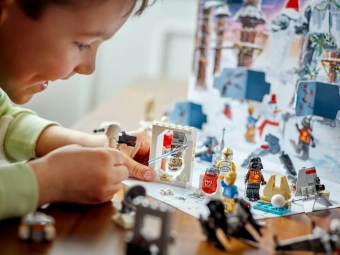lego-75340-06.webp