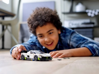 lego-76900-10.webp