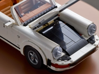 lego-10295-06.webp