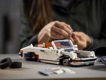 lego-10295-10.webp